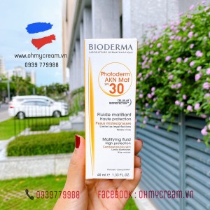 Kem Chống Nắng Bioderma Dành Cho Da Dầu, Mụn SPF30 40ml Photoderm AKN Mat 40ml